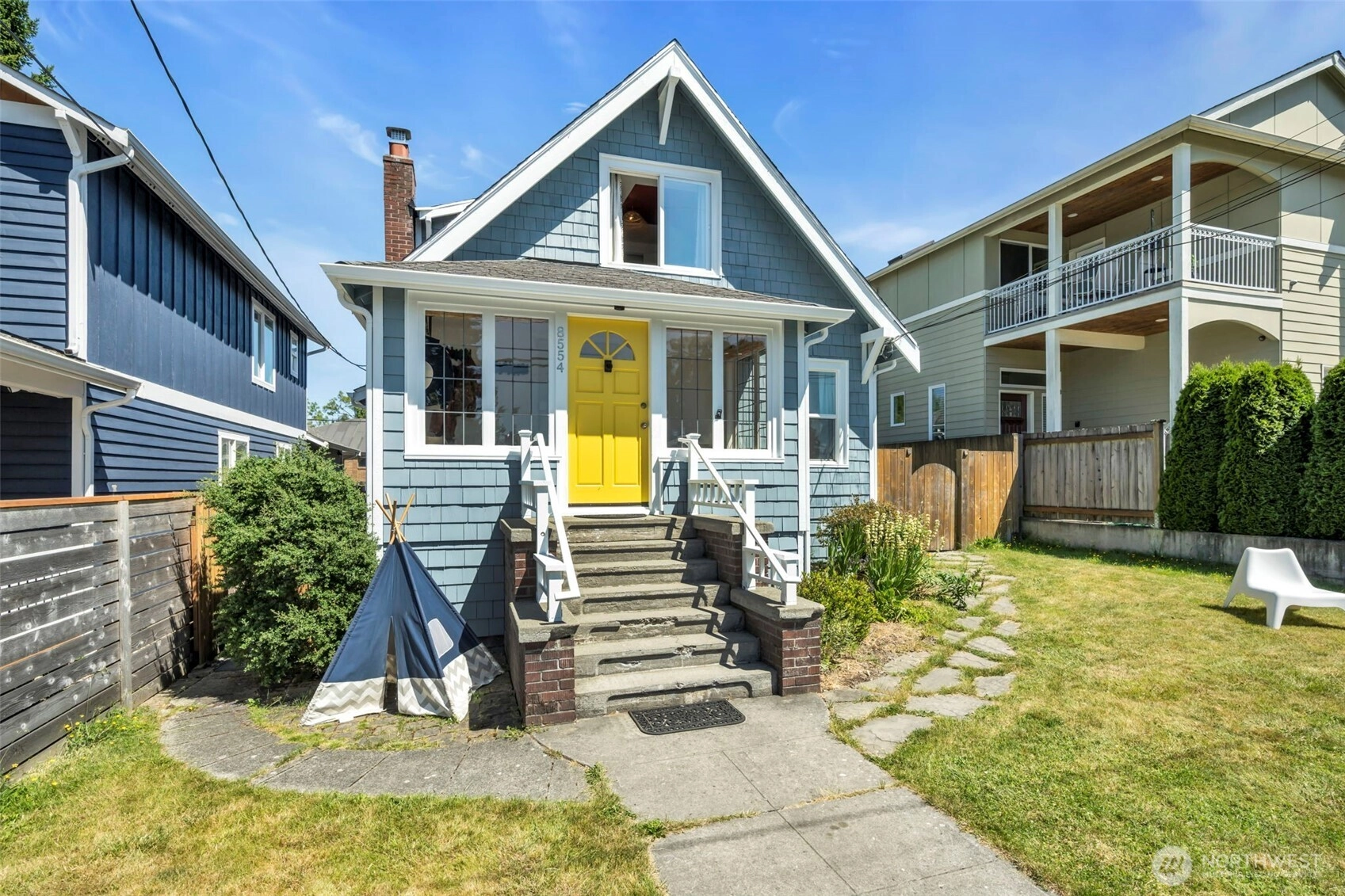 8554 16th Ave NW Unit  Seattle WA 98117