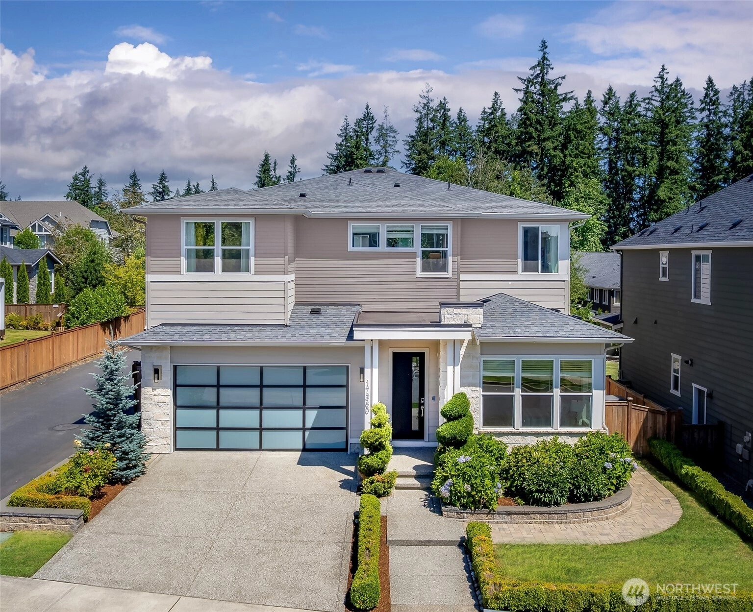 17360 NE 122nd St Unit  Redmond WA 98052