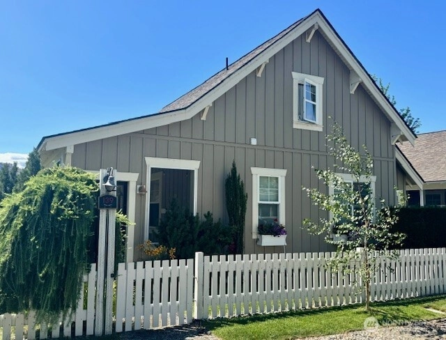 139 Malarkey Ln Unit  Oroville WA 98844