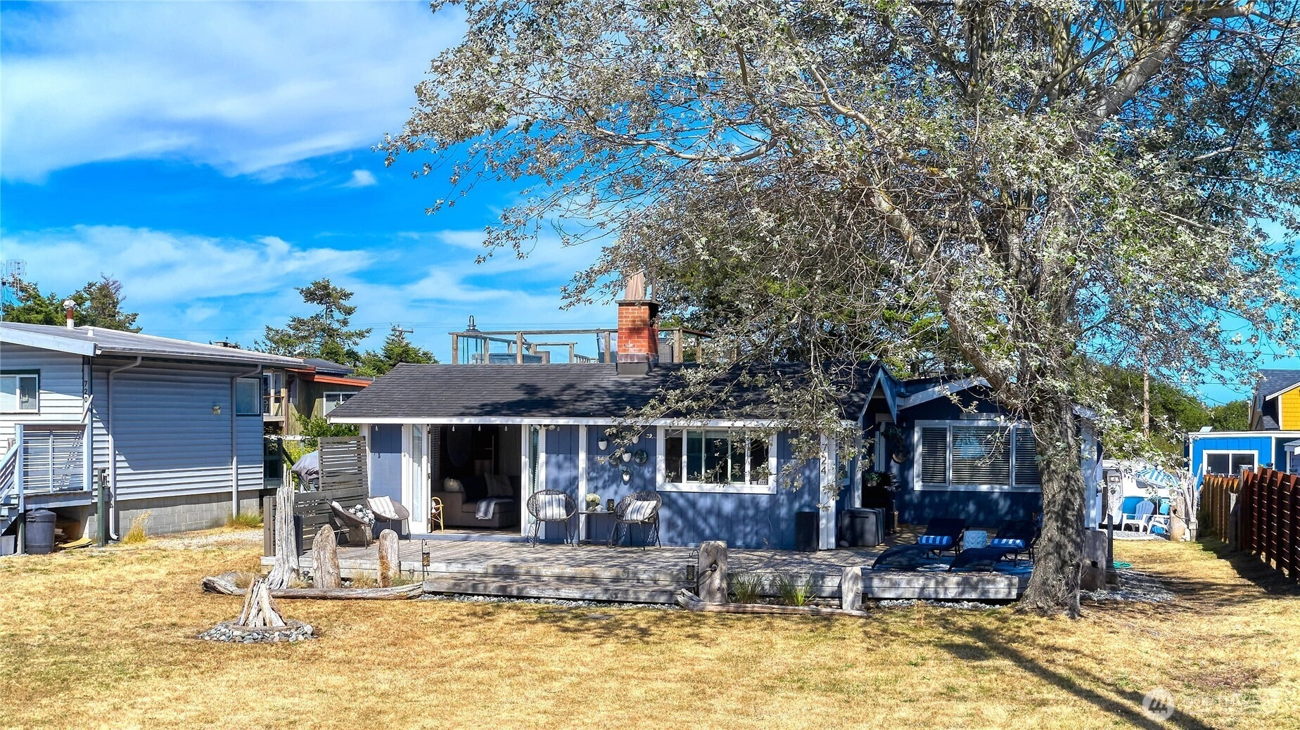 724 Walters Ln Unit  Point Roberts WA 98281