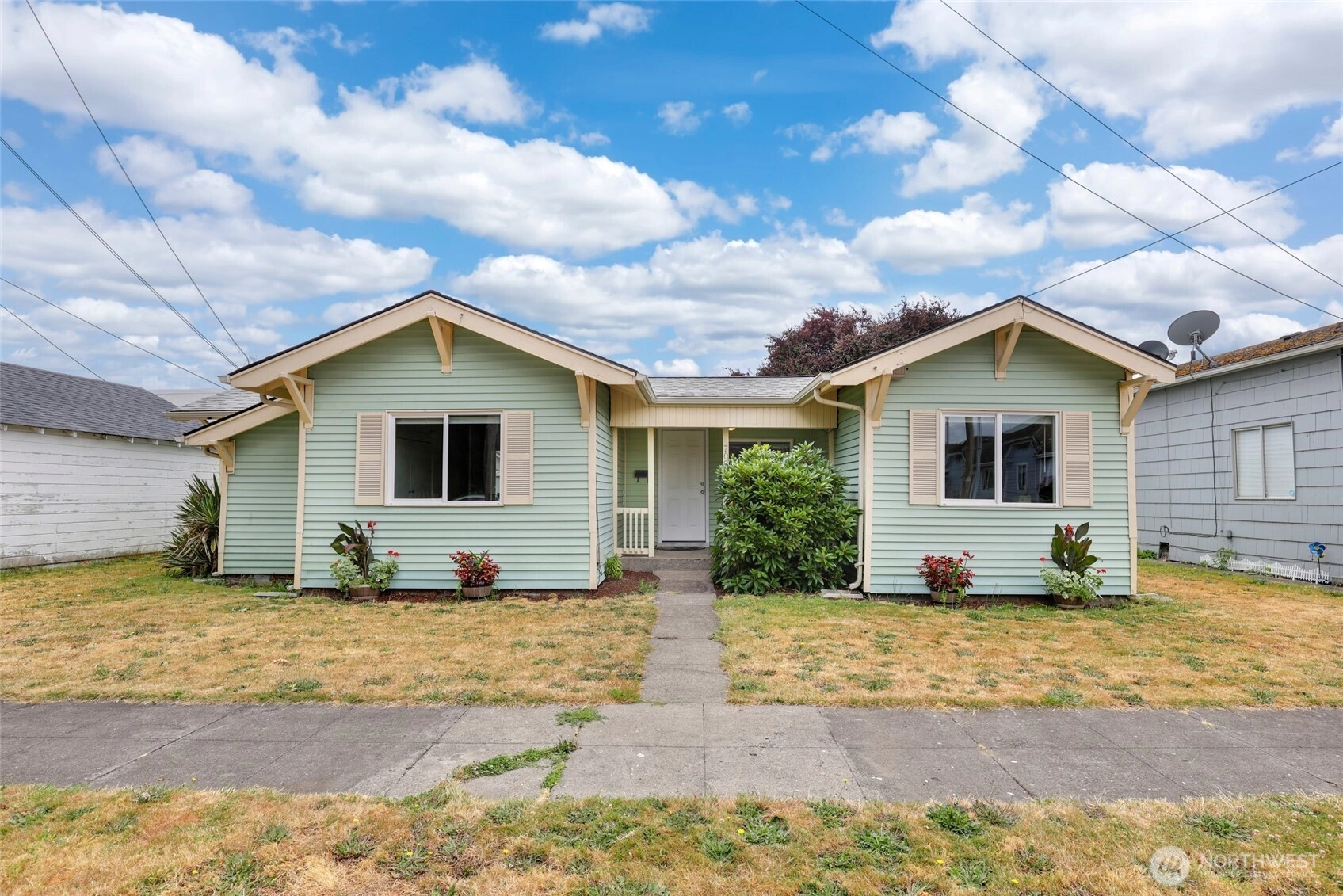 708 S 3rd Ave Kelso WA 98626