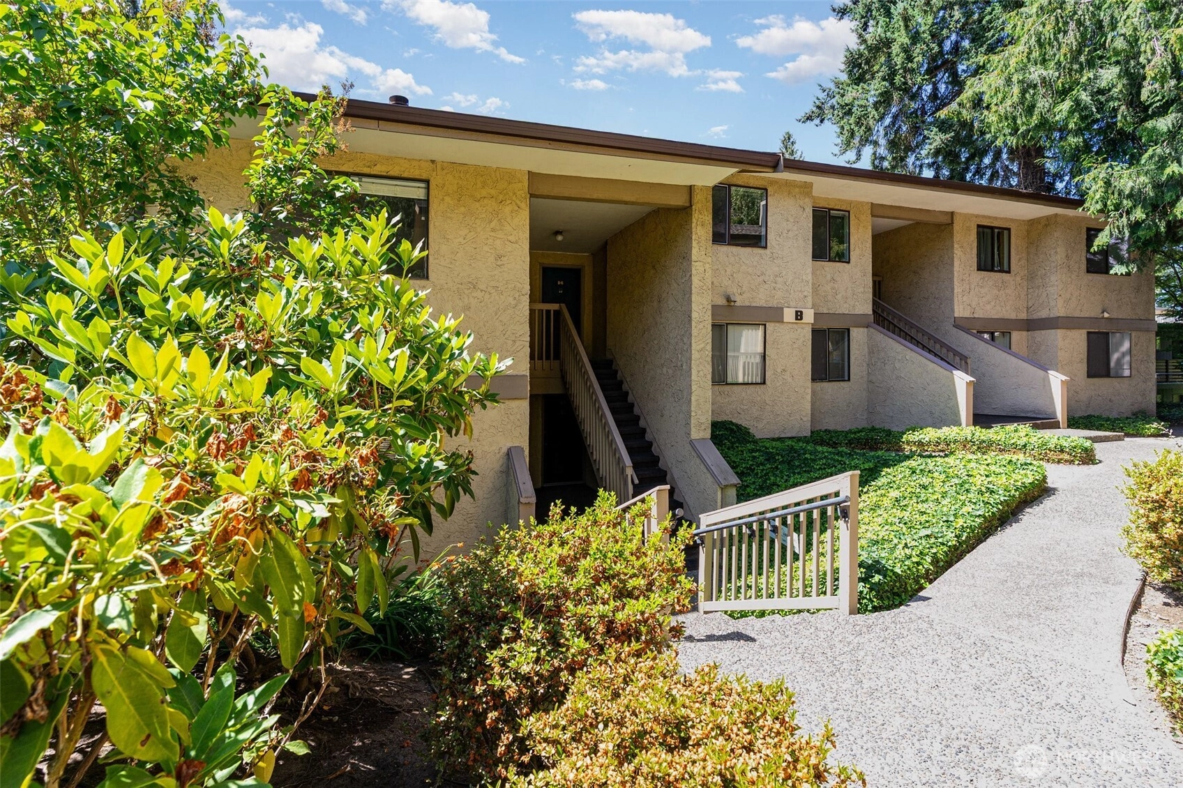 10320 SE 6th St Unit B8 Unit B8 Bellevue WA 98004