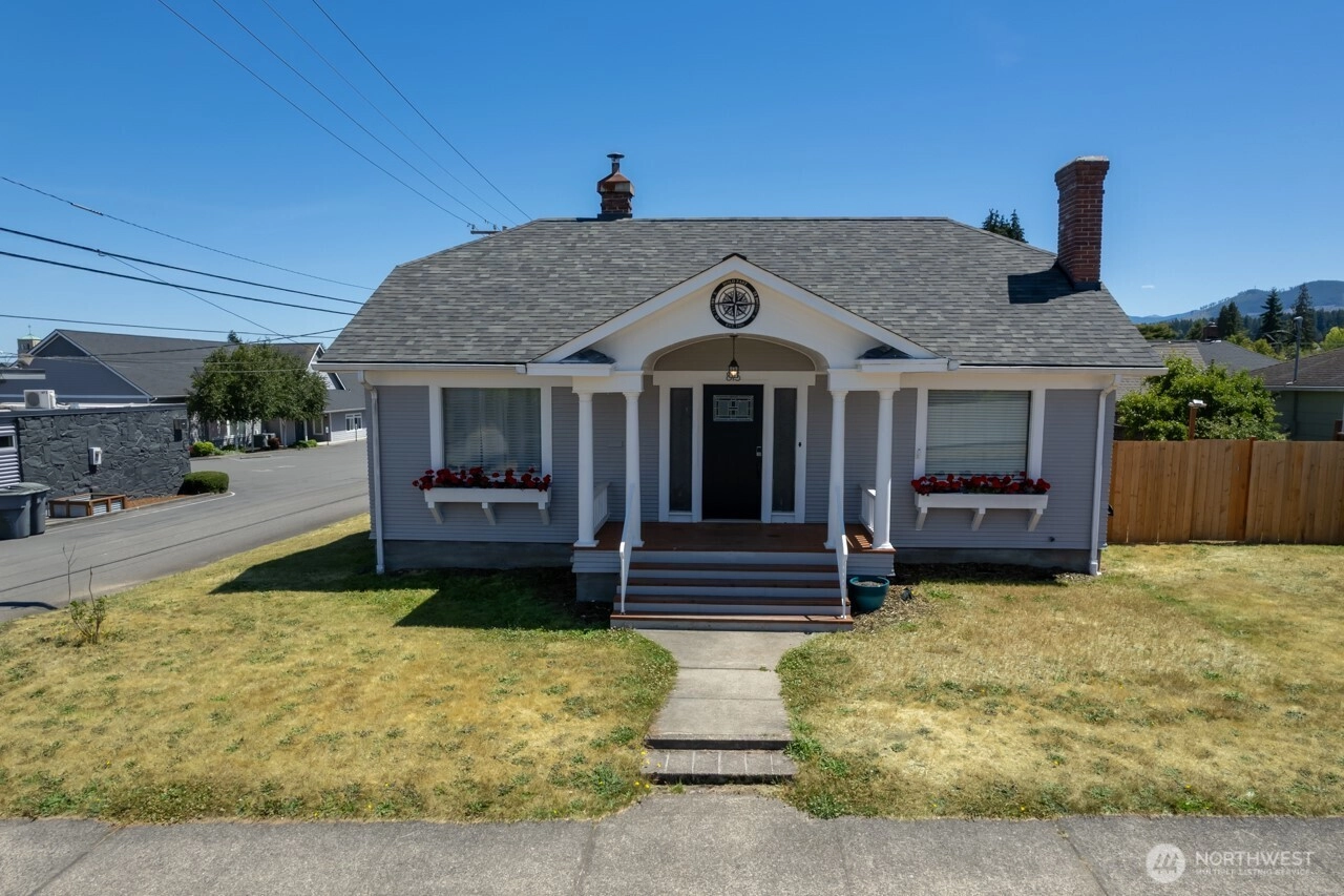 815 S Oak Port Angeles WA 98362