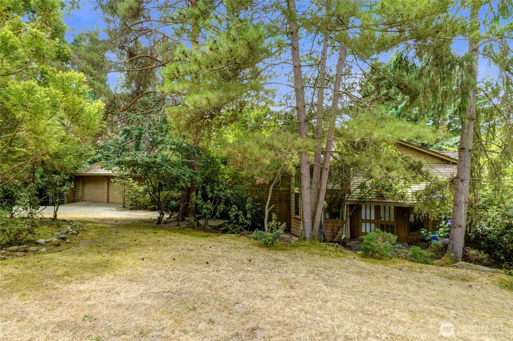 2305 88th Ave NE Clyde Hill WA 98004