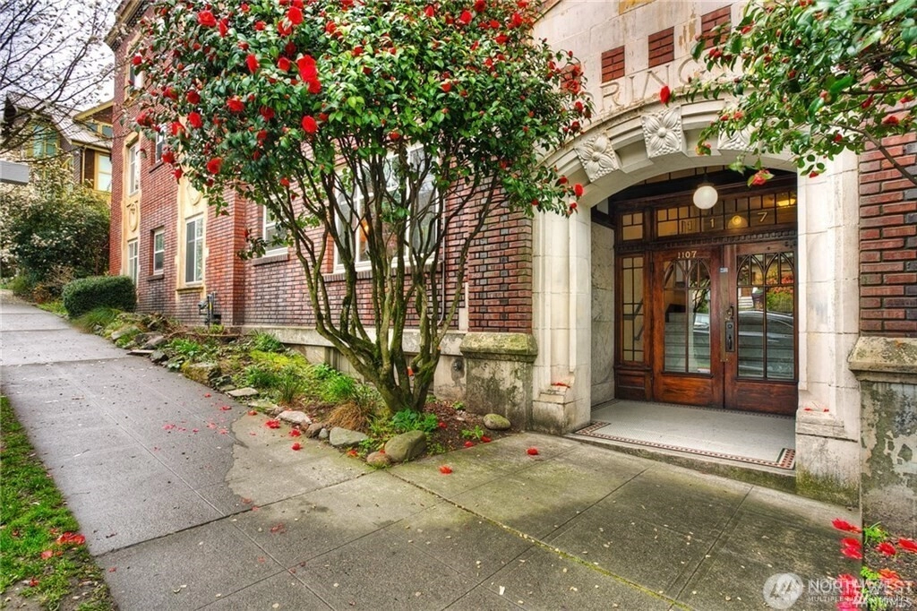 1107 E Denny Way Unit A6 Seattle WA 98122