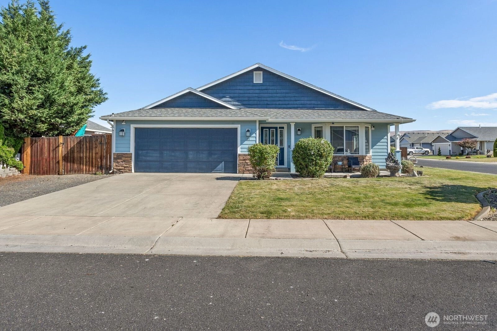 807 Millenium Ave Moxee WA 98936