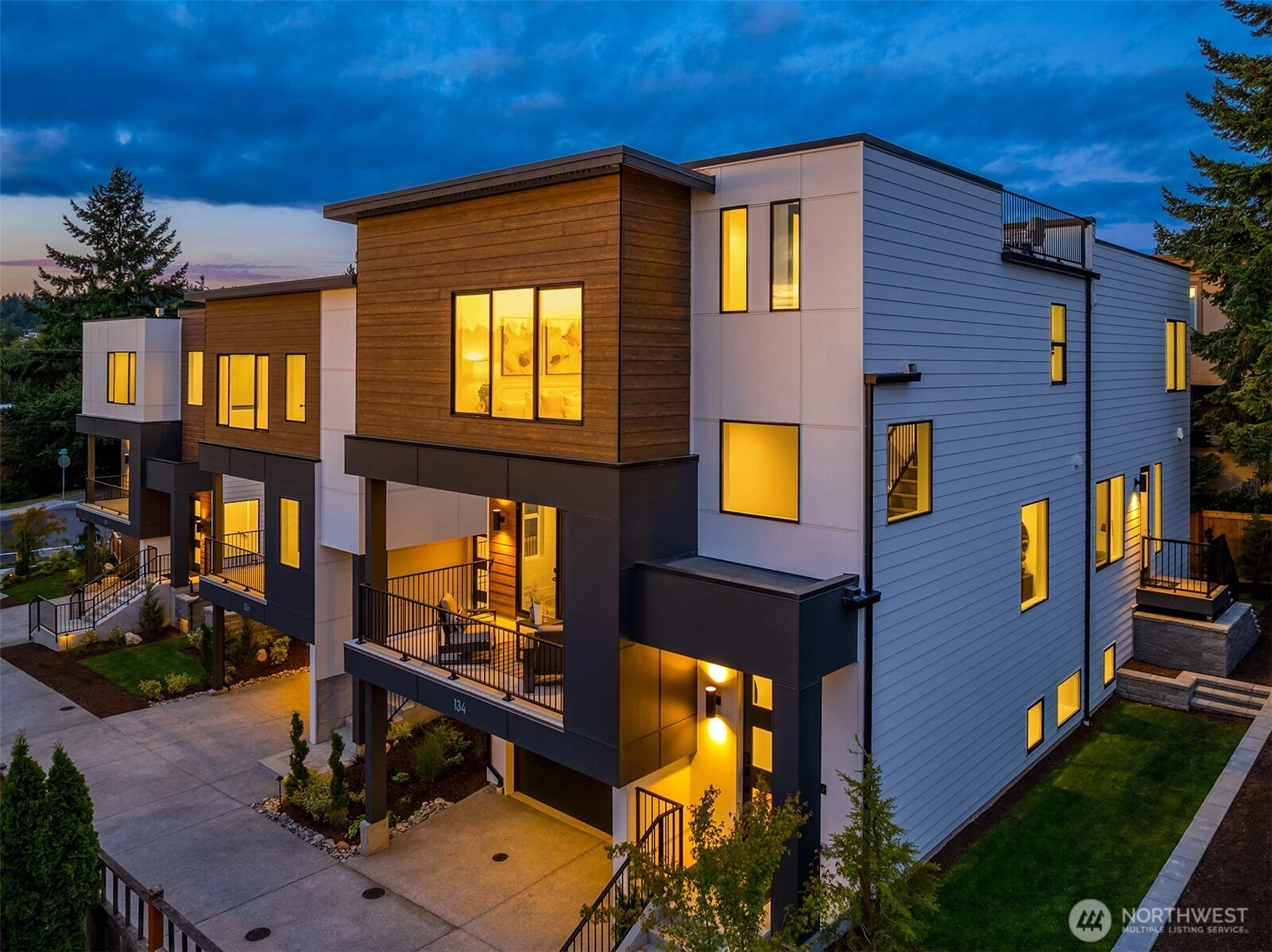 134 8th Ct Kirkland WA 98033