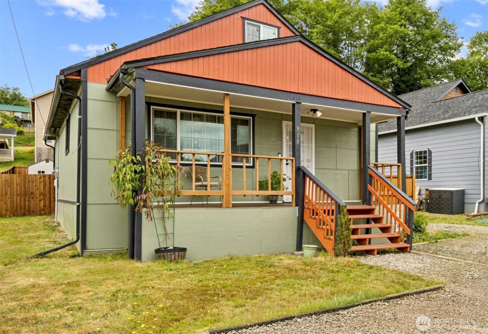 910 Ballentine St Unit  Raymond WA 98577