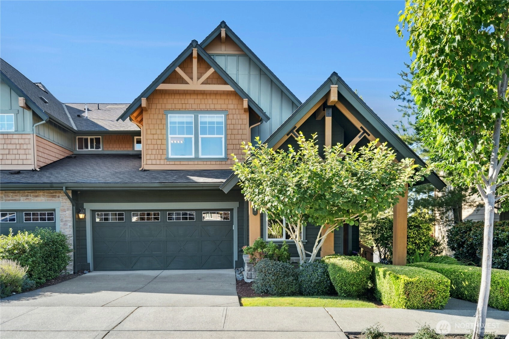 1875 10th Ave NE Unit  Issaquah WA 98029