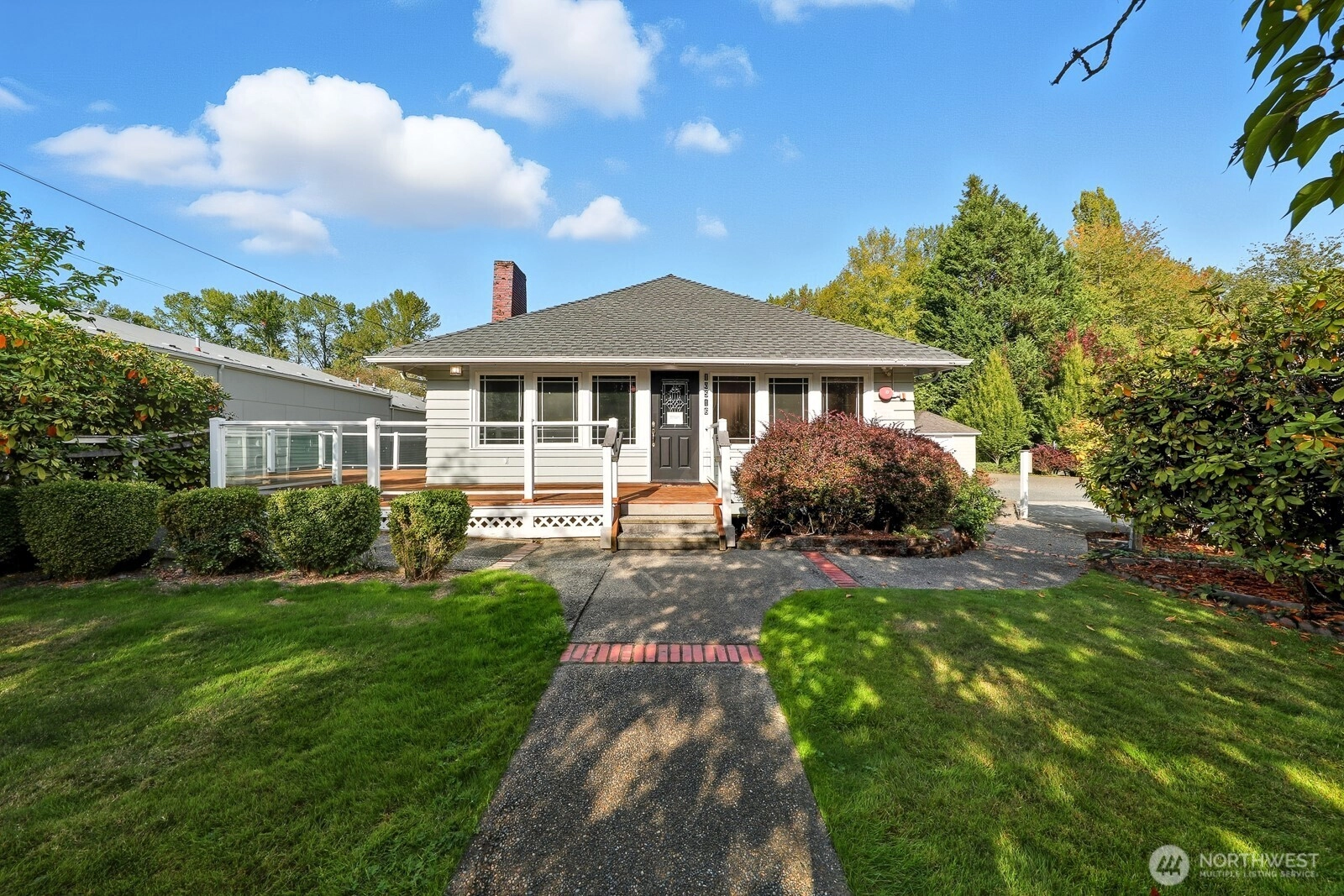 10516 E Riverside Dr Bothell WA 98011