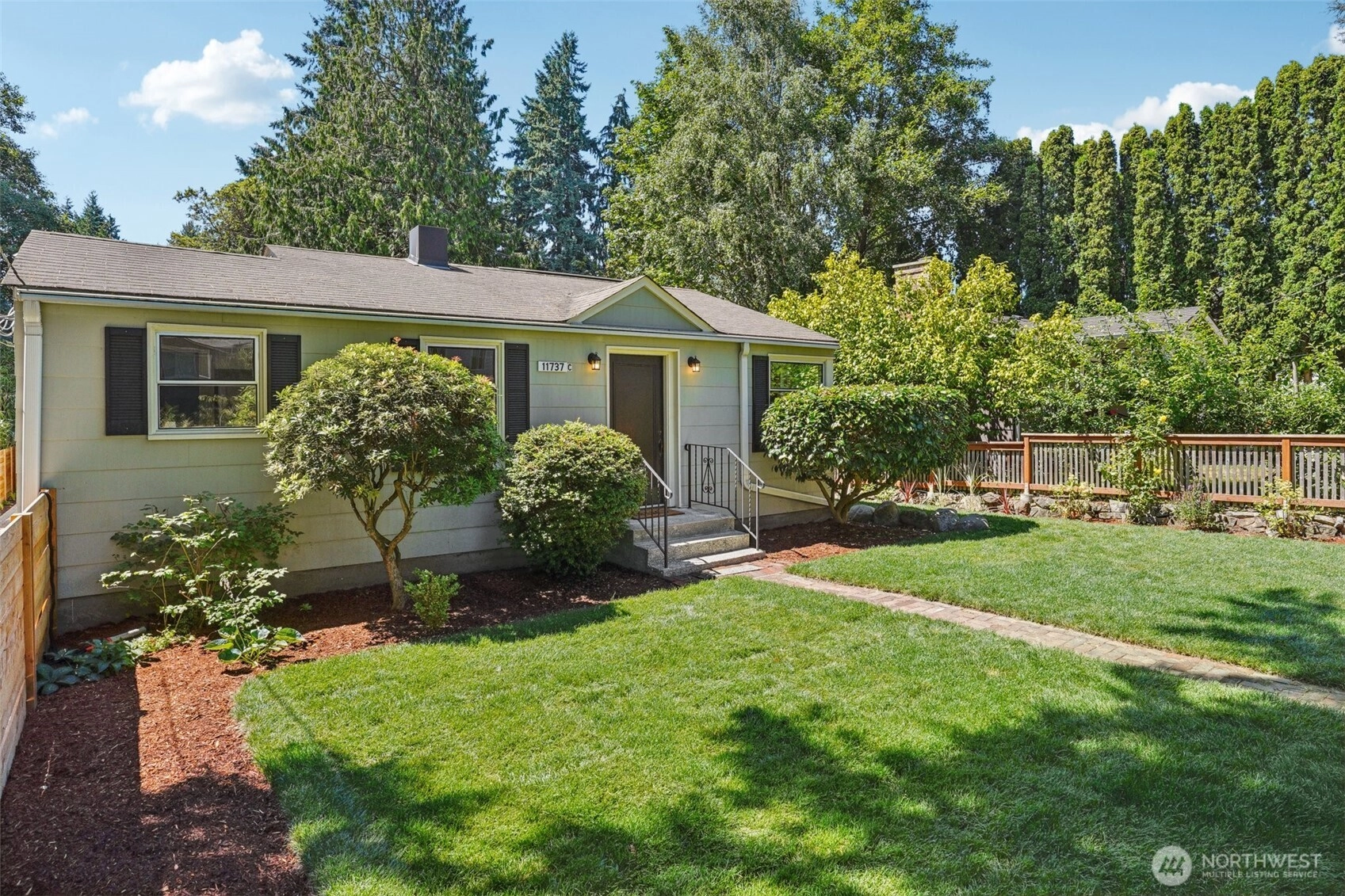 11737 38th Ave NE Unit C Unit C Seattle WA 98125