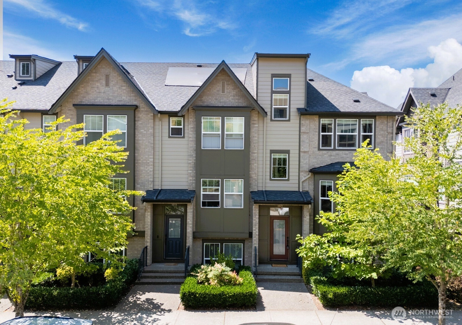 1021 10th Ave NE Issaquah WA 98029