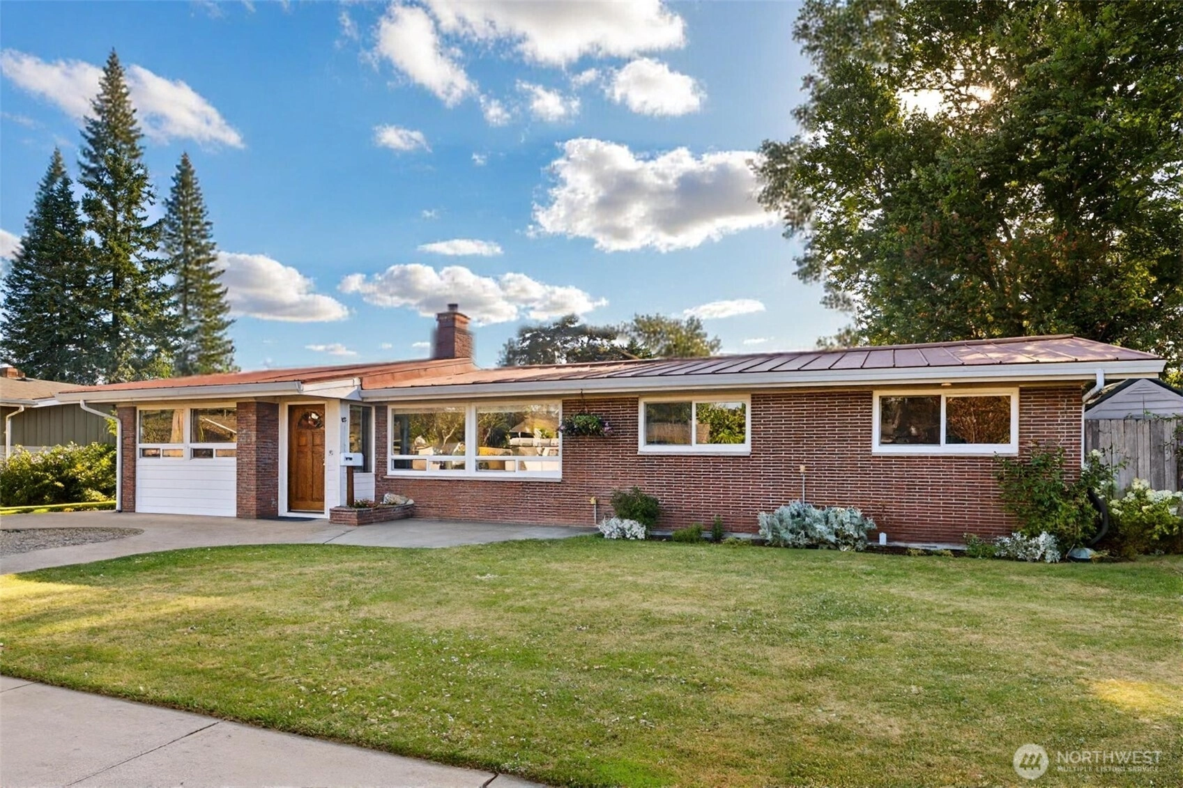 1214 Harding St Enumclaw WA 98022