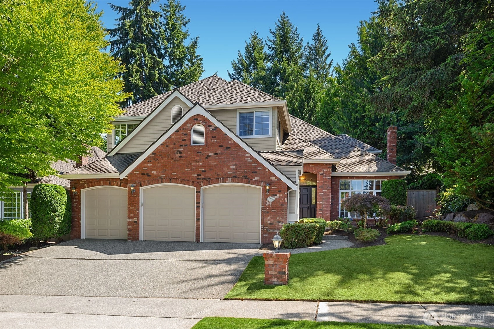 5834 NW Lac Leman Dr Issaquah WA 98027