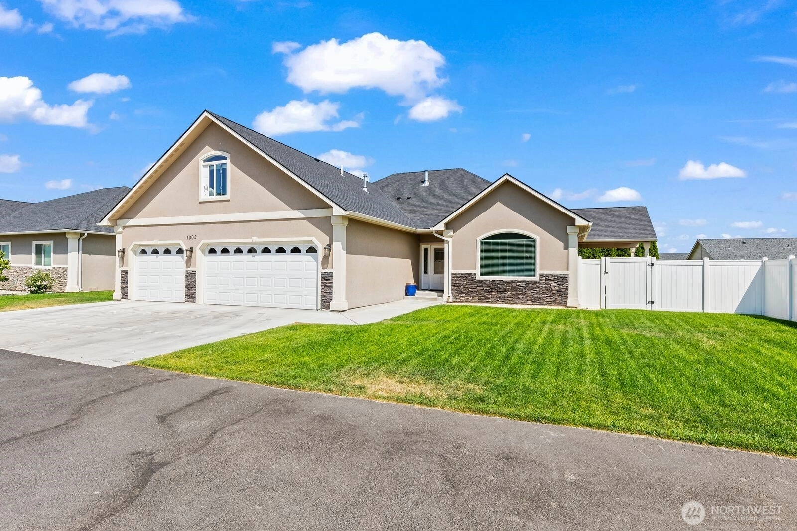 1005 Sawyer Pl Yakima WA 98908