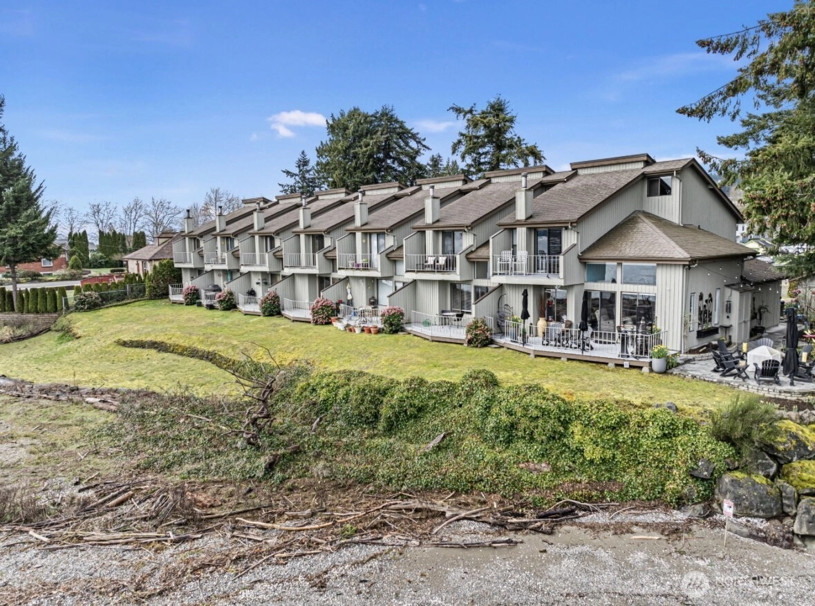9092 Washington Ave NW Unit 2 Silverdale WA 98383