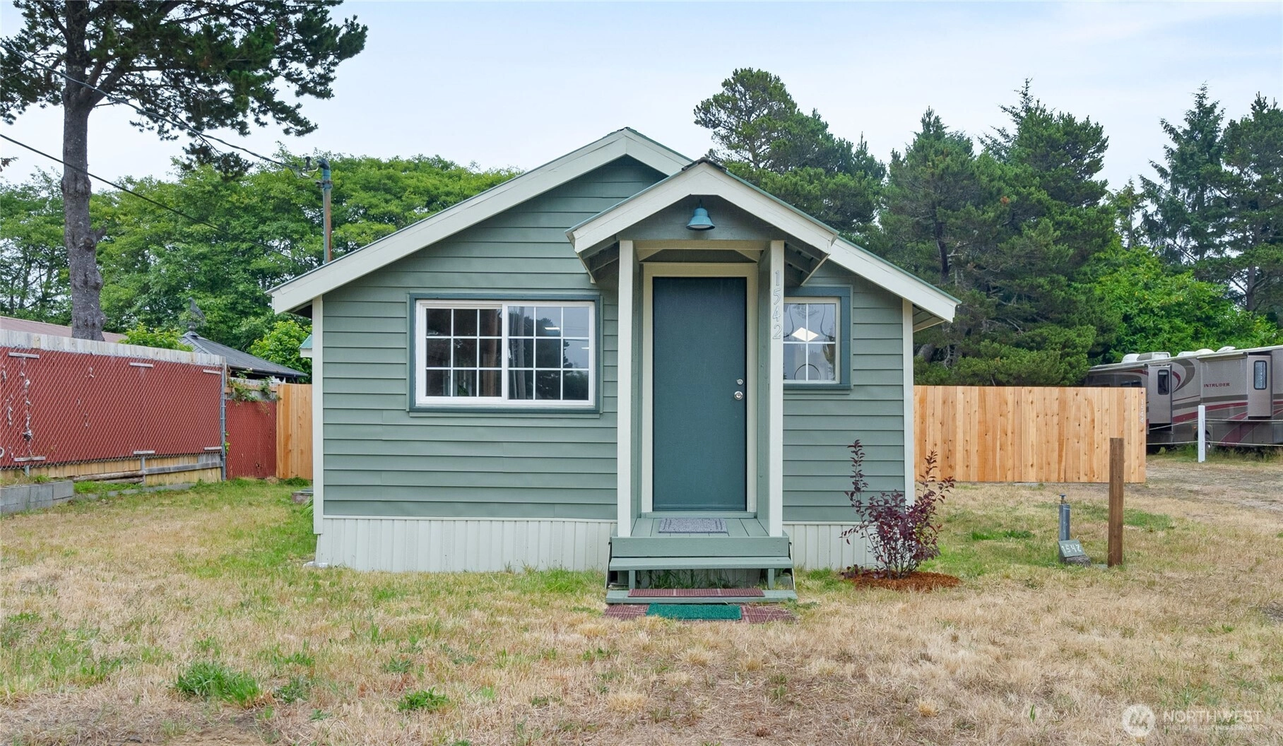 1542 State Route 105 Grayland WA 98547