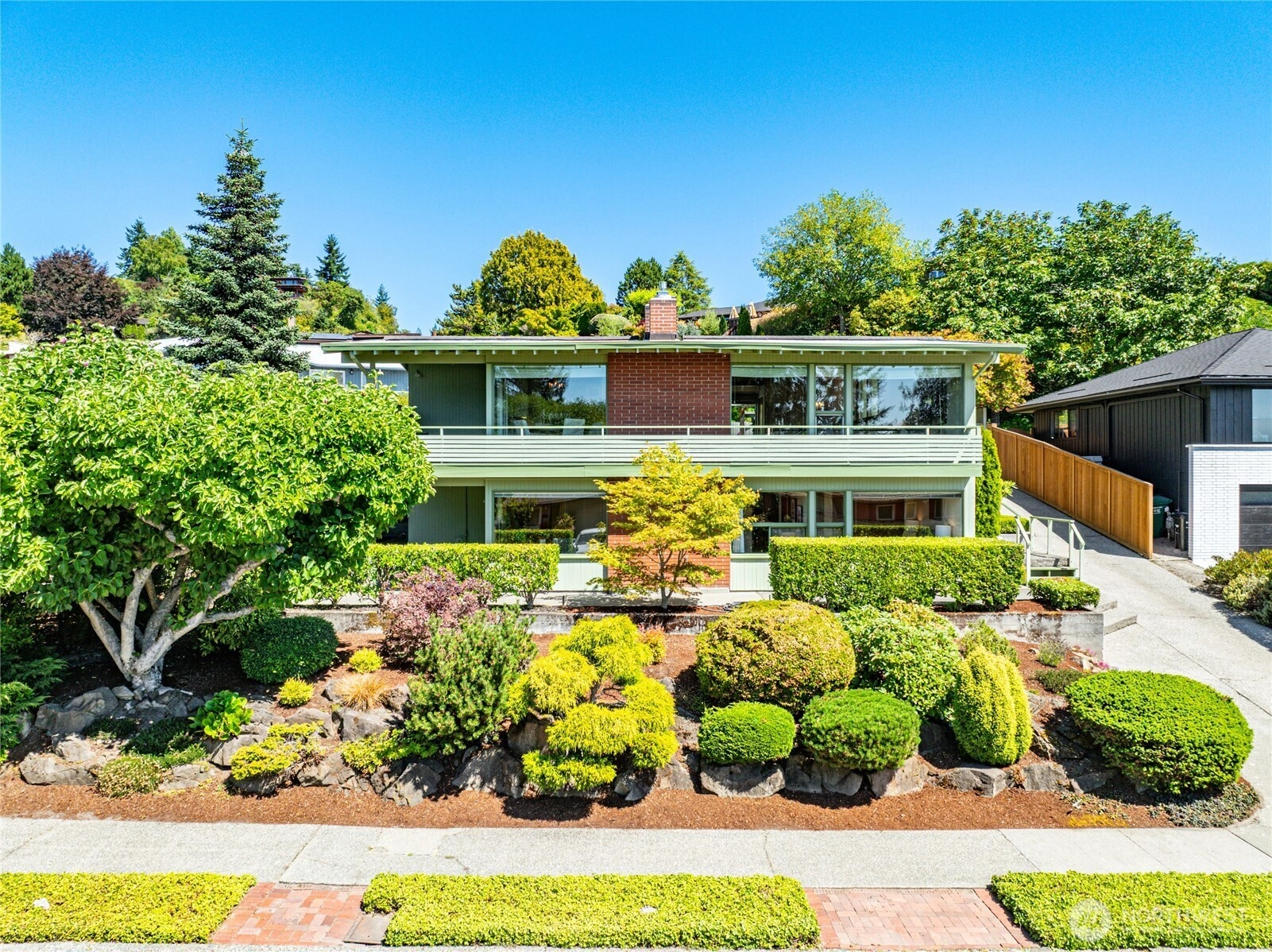 8712 Fauntlee Crest SW Unit  Seattle WA 98136