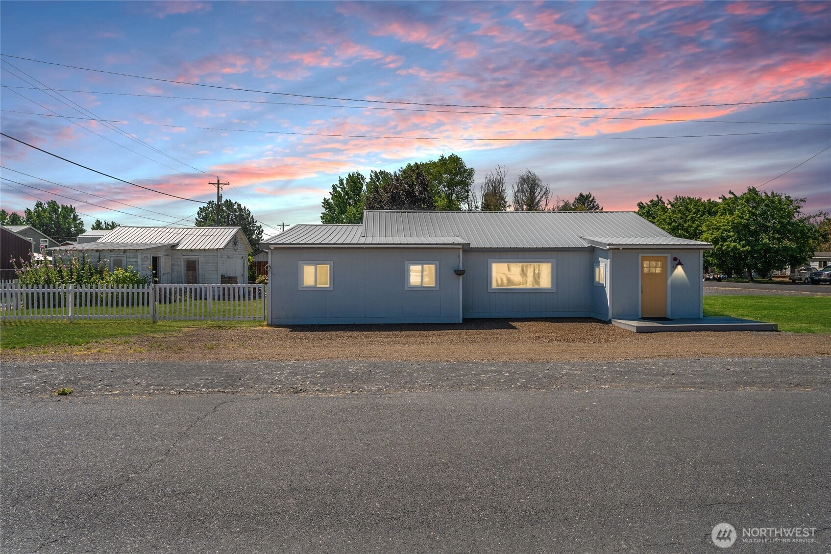 225 N 1st St Unit  Coulee City WA 99115