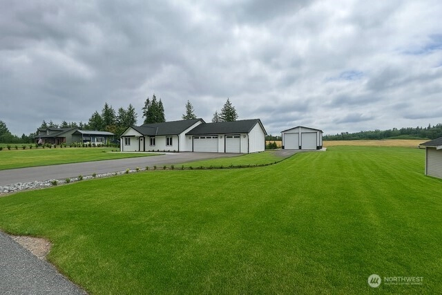7018 332nd St NW Stanwood WA 98292