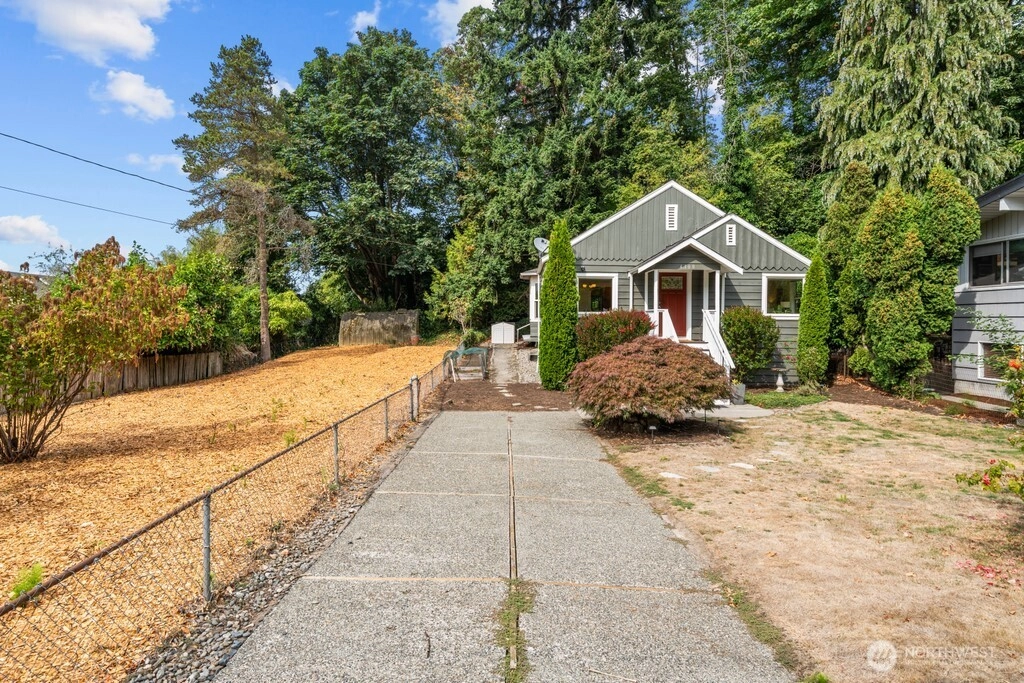4160 SW Orchard St Seattle WA 98136