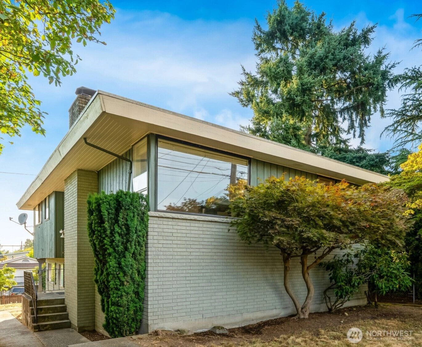 8613 16th Ave SW Unit  Seattle WA 98106