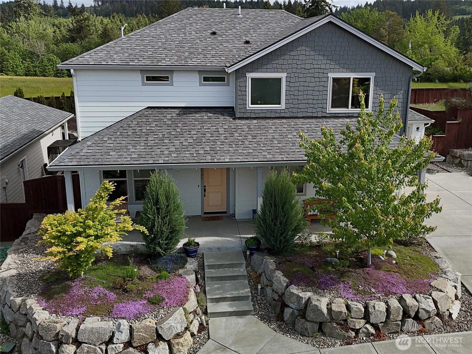 2025 E 9th St La Center WA 98629