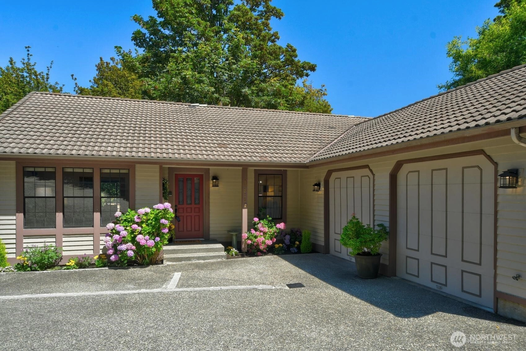 17512 32nd Ave NE Lake Forest Park WA 98155