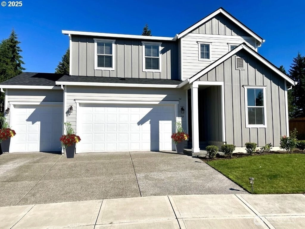 709 N Kemper Loop Unit  Ridgefield WA 98642