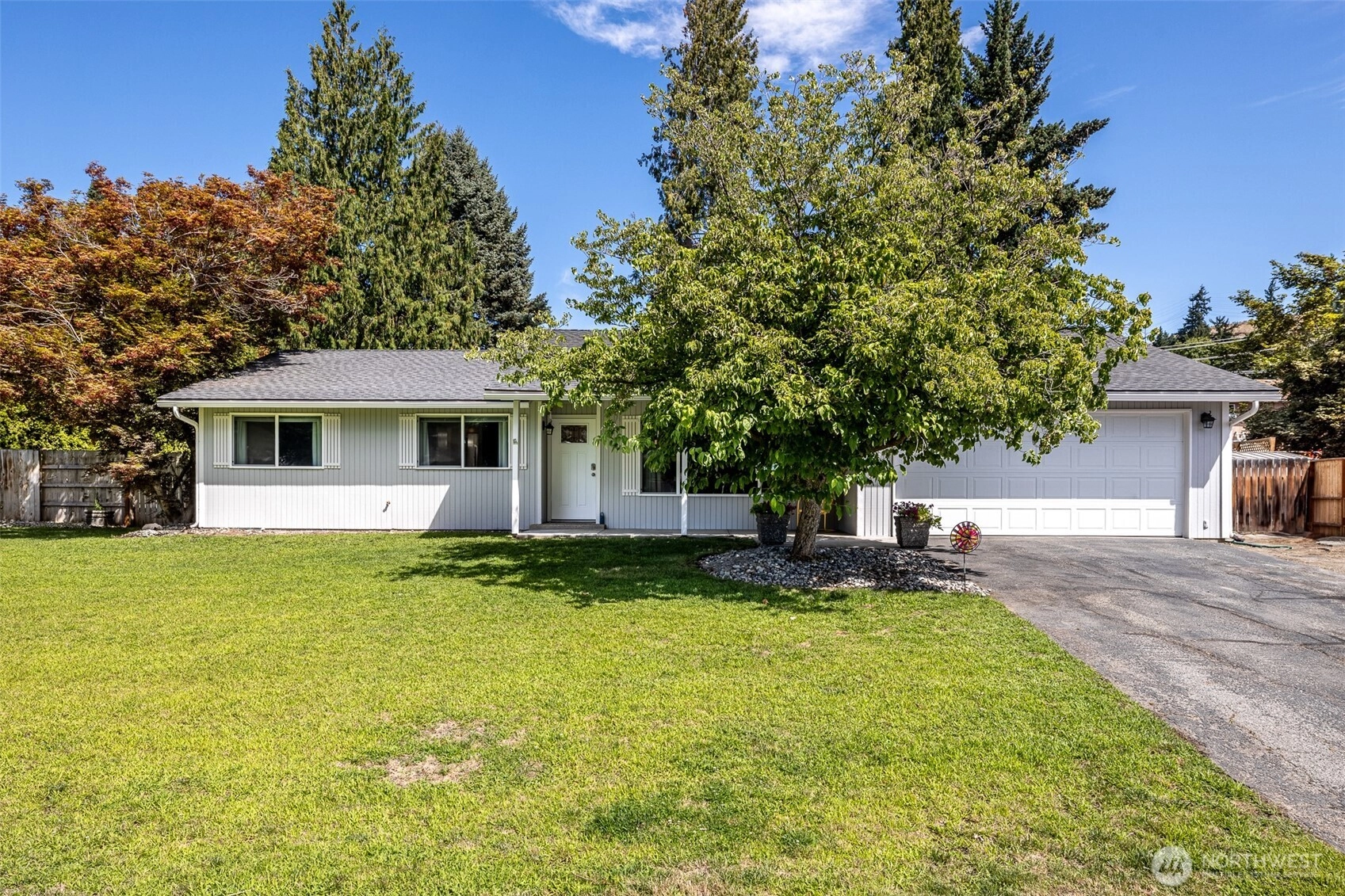 1301 Bel Air Dr Unit  East Wenatchee WA 98802