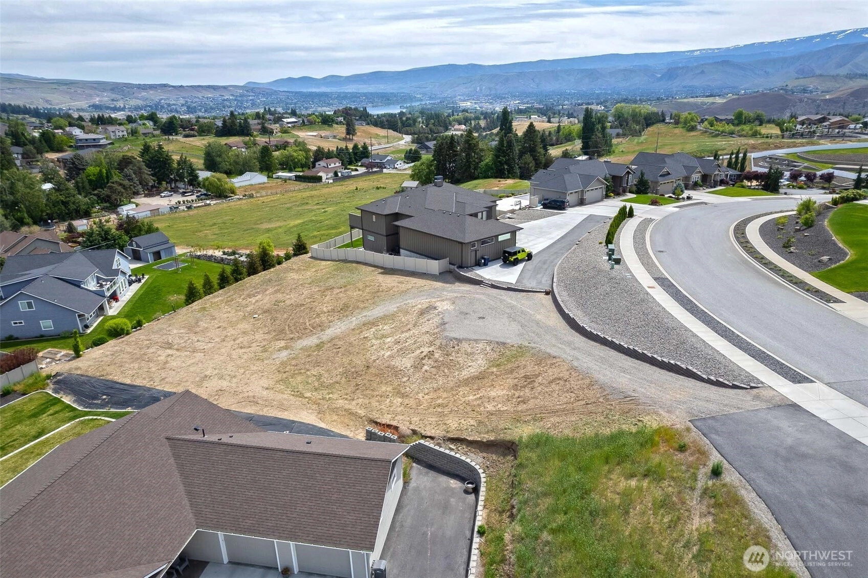 858 Autumn Crest Dr Unit  Wenatchee WA 98801