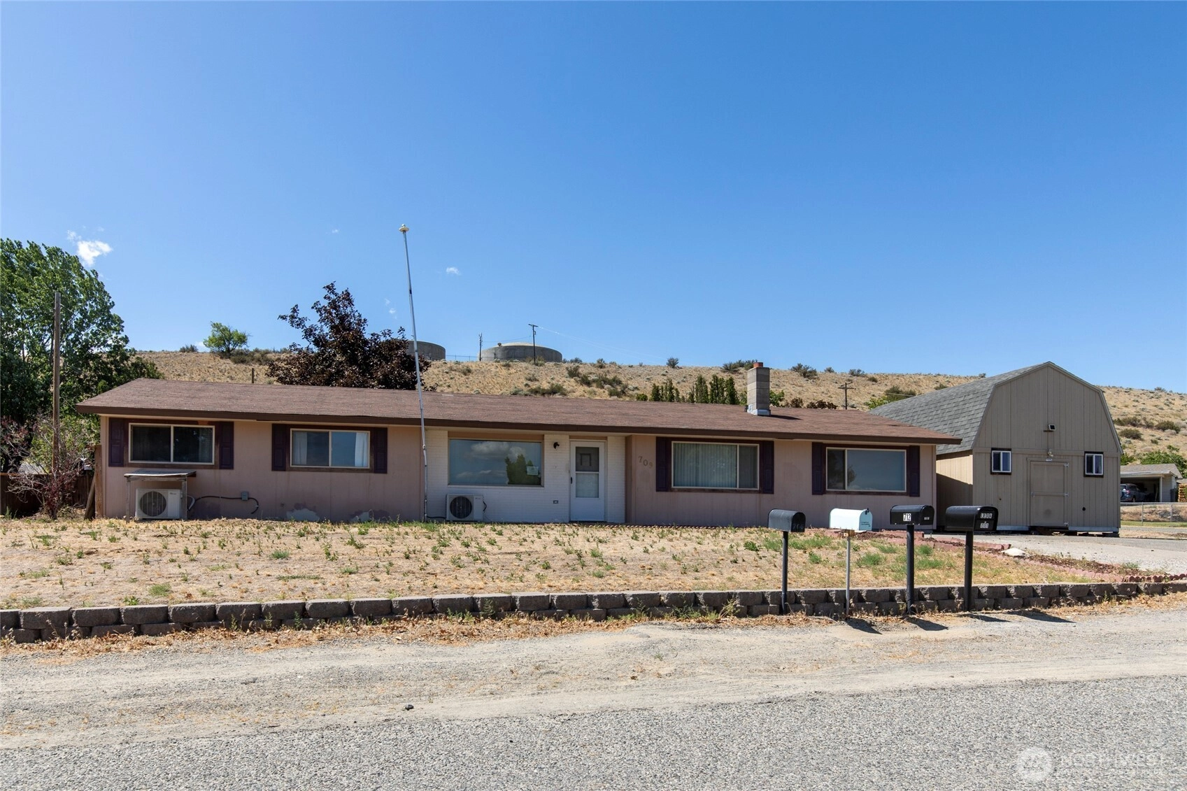 709 Sunrise Dr Unit  Omak WA 98841