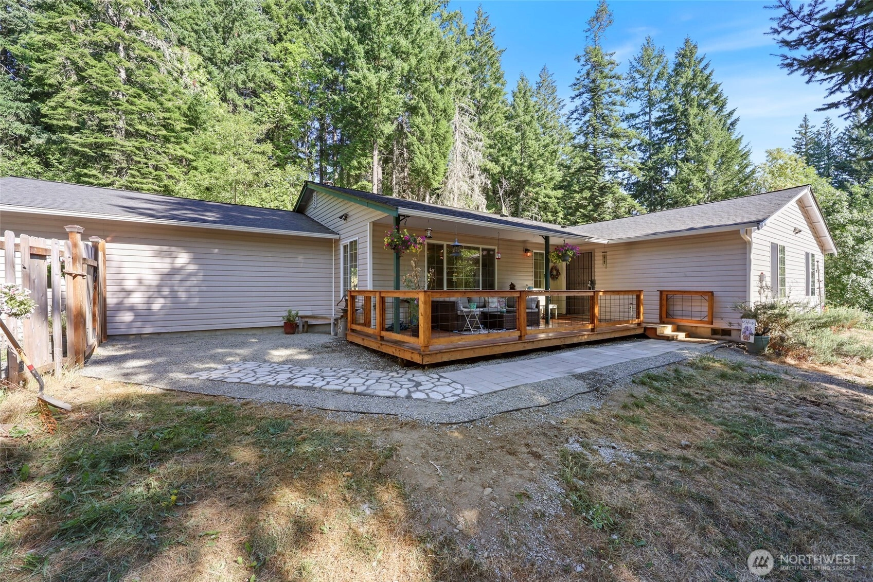 17326 Russian Hill Ln SE Rainier WA 98576