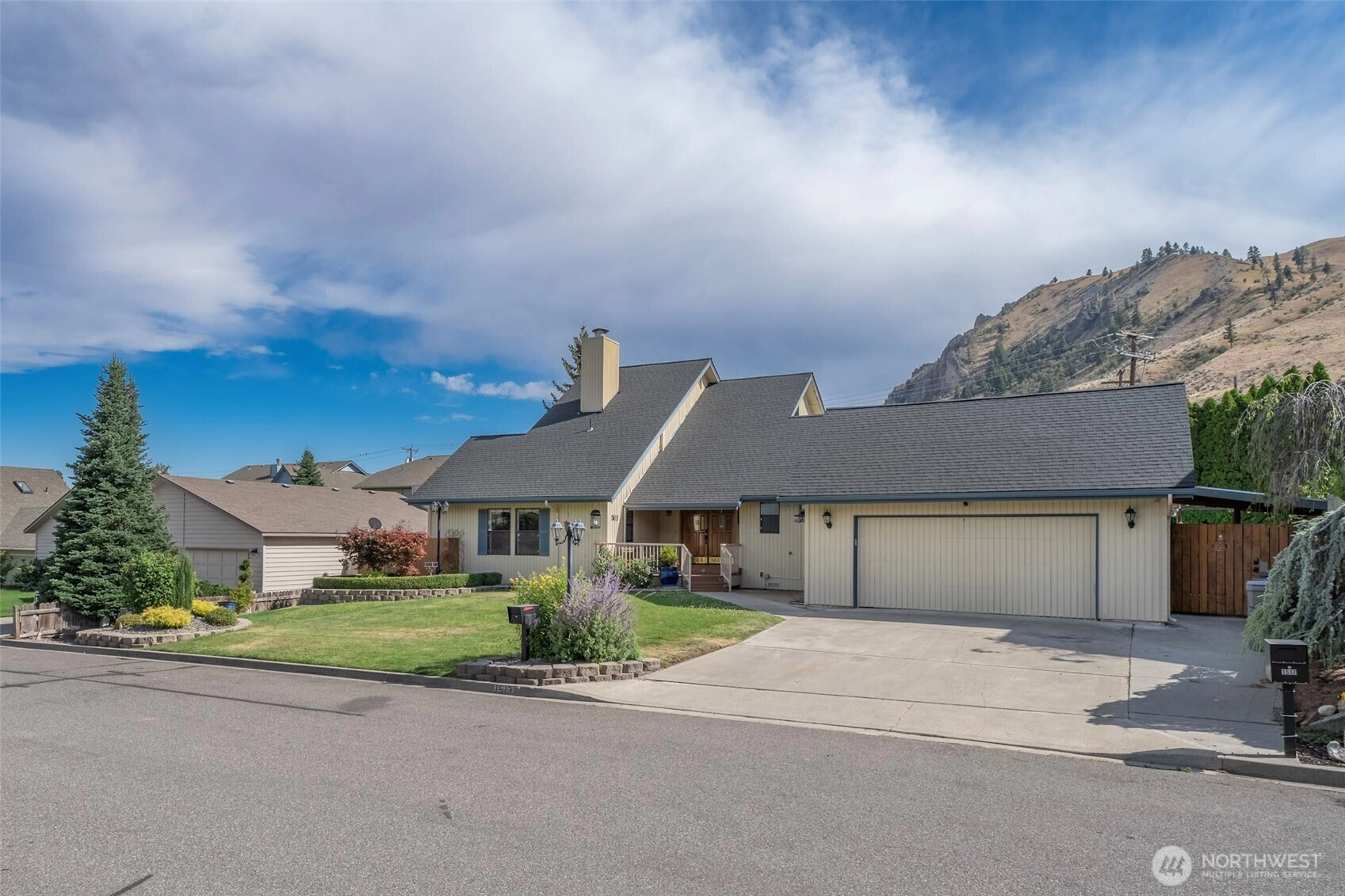 1513 Apollo Pl Unit  Wenatchee WA 98801