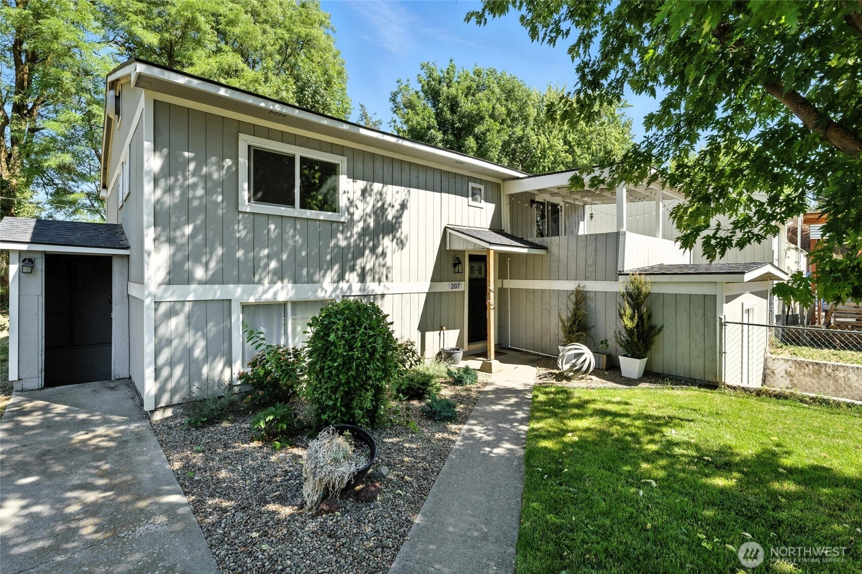 207 Harmon St Waitsburg WA 99361