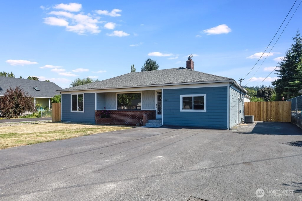 3338 Pine St Longview WA 98632