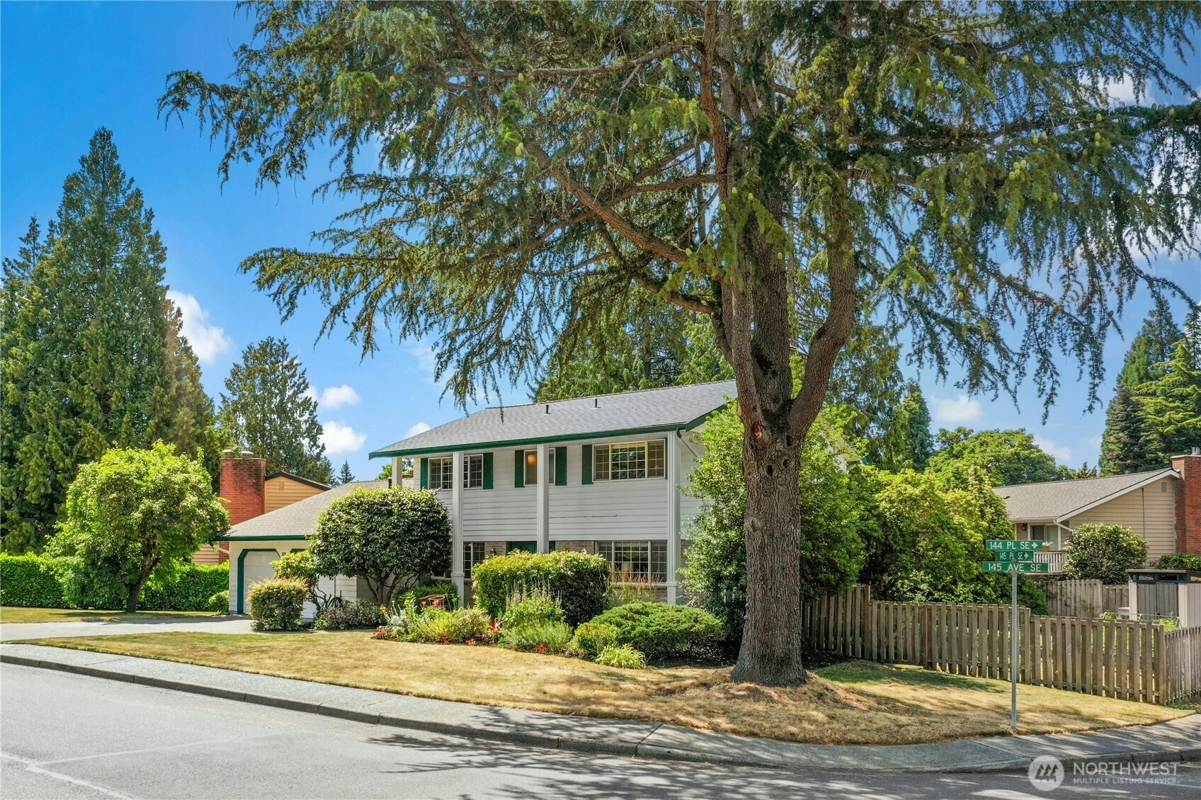 1023 144th Pl SE Unit  Bellevue WA 98007