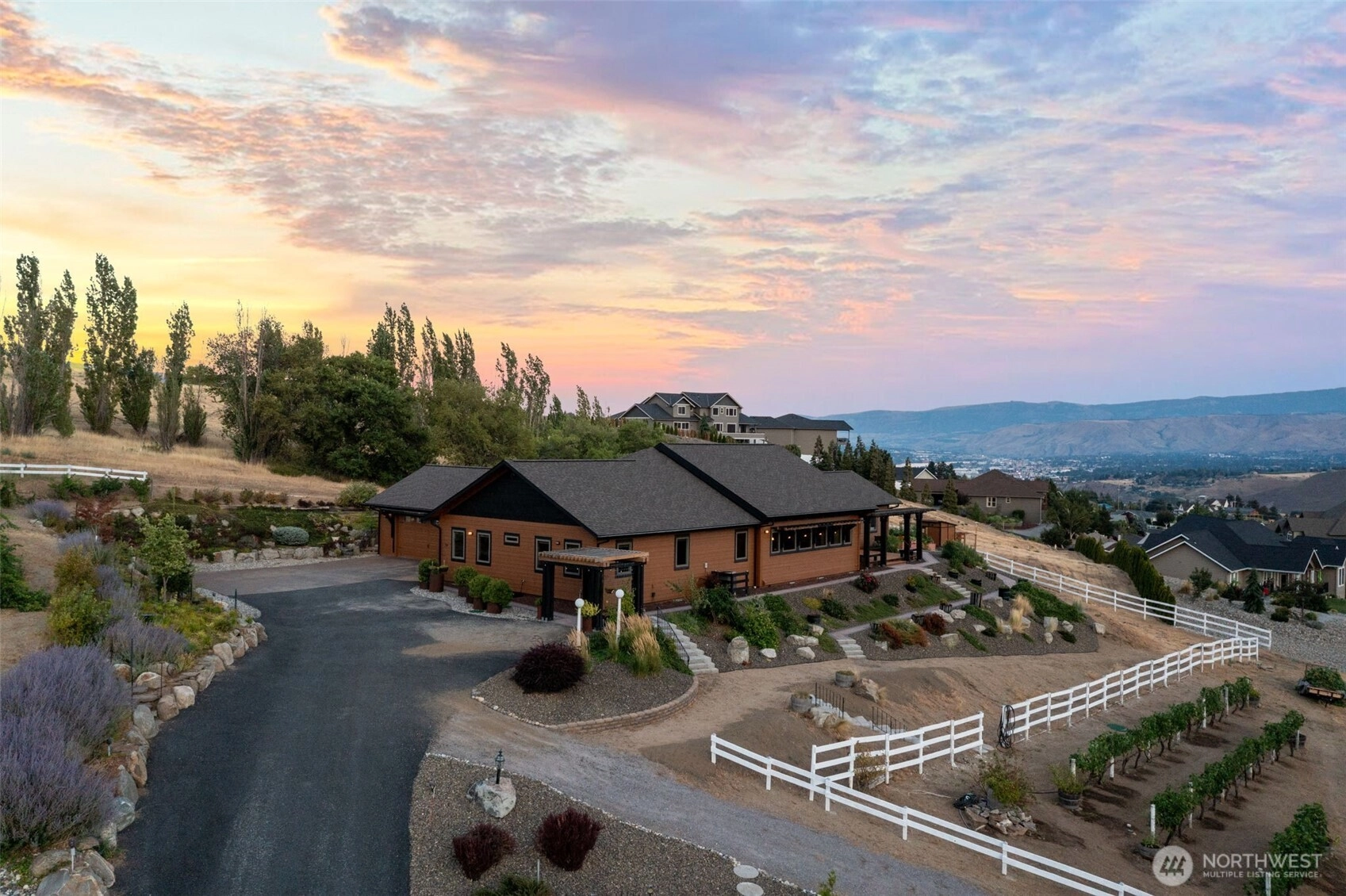 54 Shade Tree Ln Wenatchee WA 98801