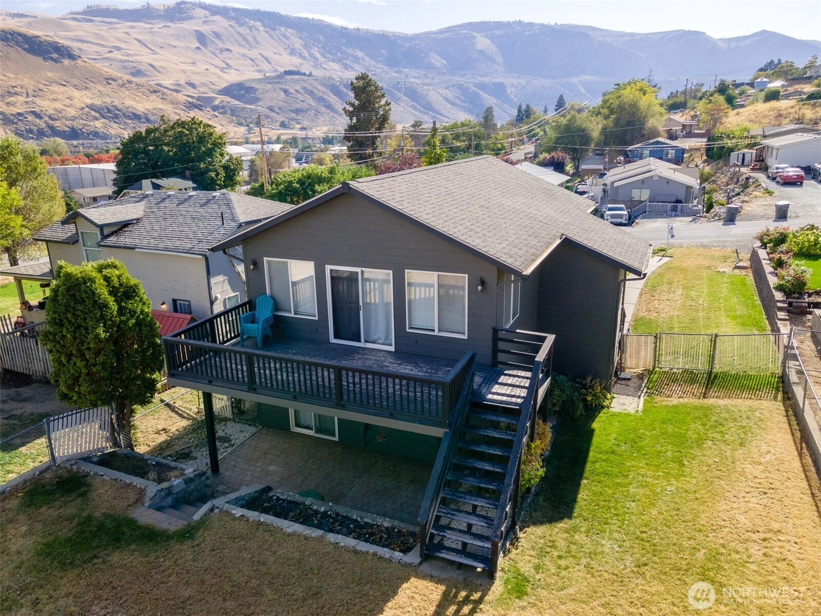 260 Chestnut St Chelan Falls WA 98817