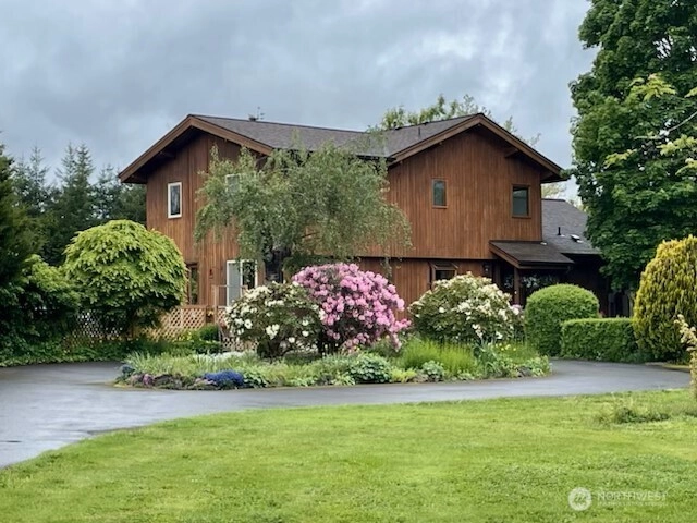 1090 Midddle Fork Rd Onalaska WA 98570