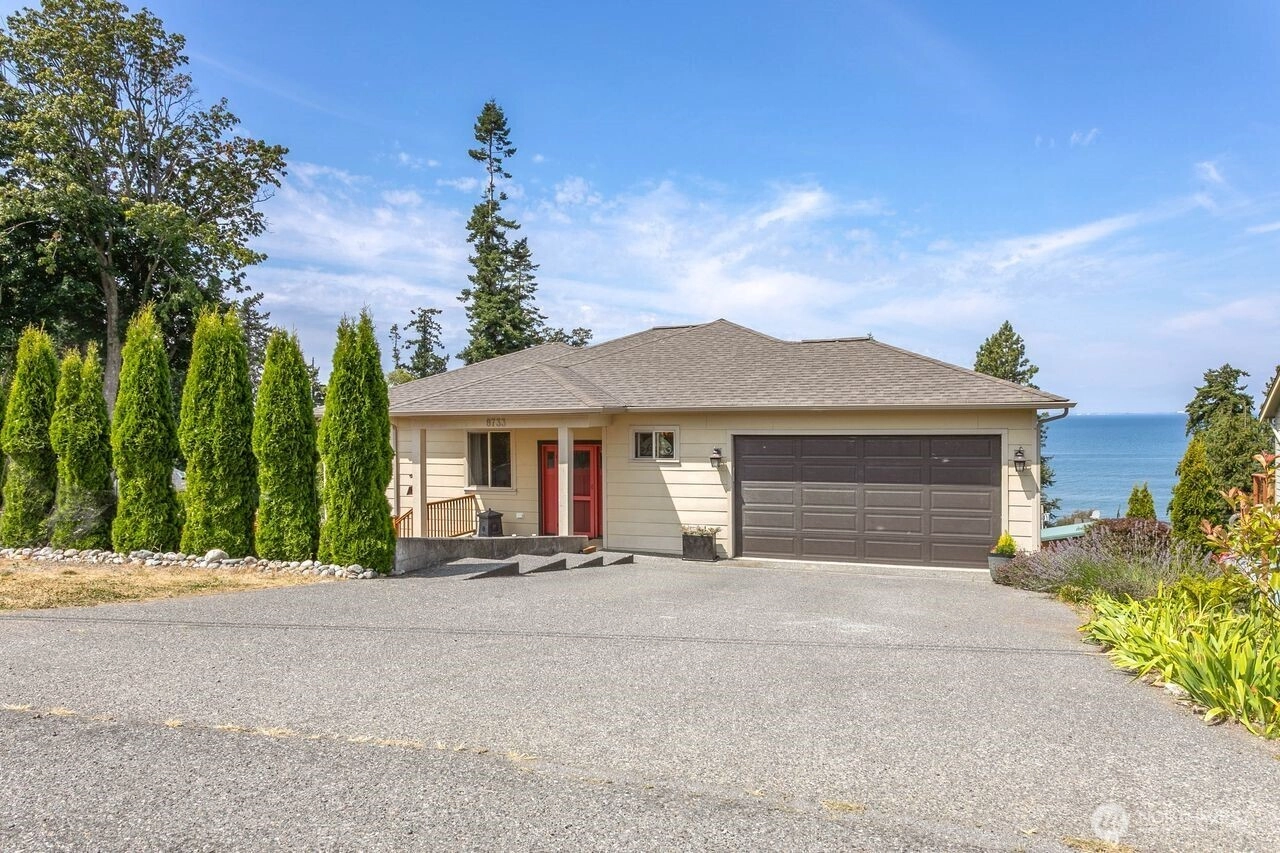 8733 Charel Dr Blaine WA 98230