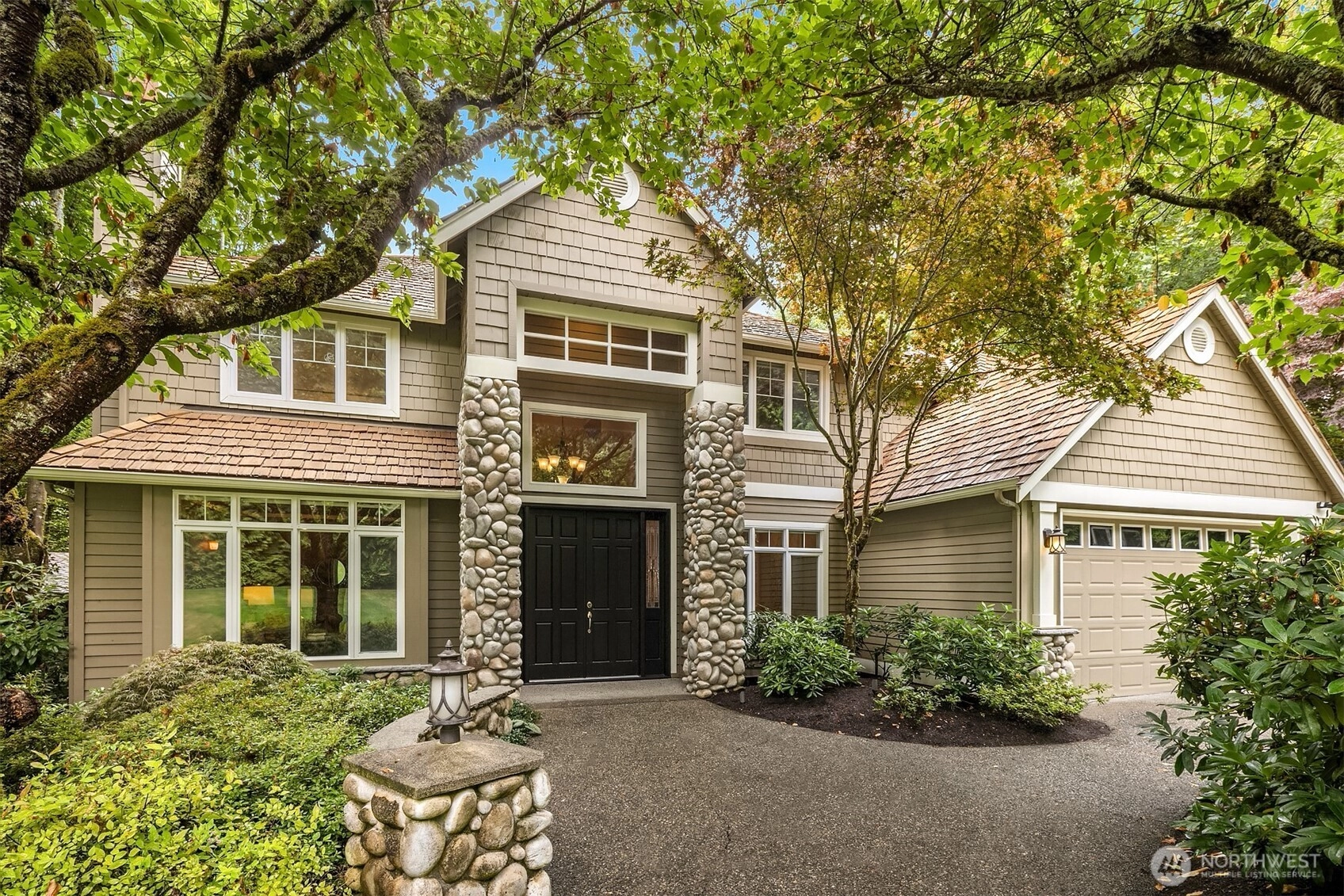 8425 213th Pl NE Unit  Redmond WA 98053