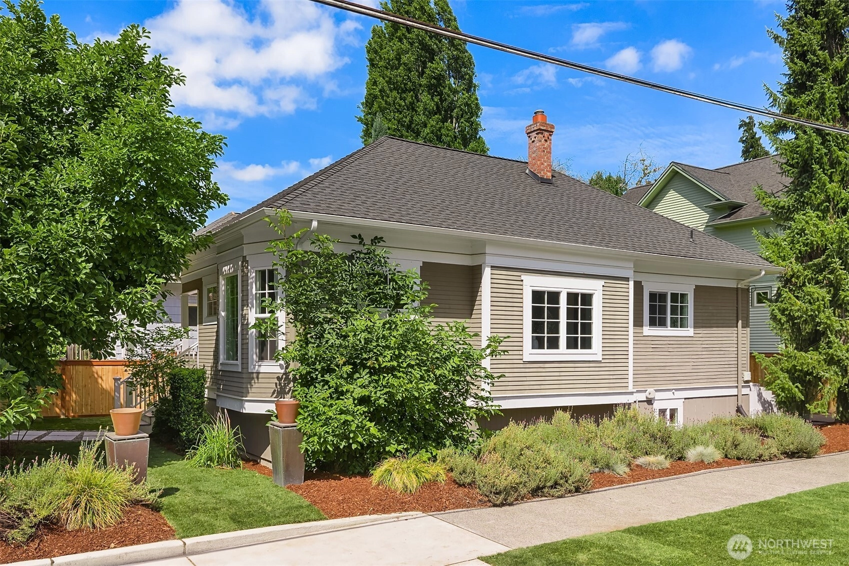 2800 E Thomas St Seattle WA 98112
