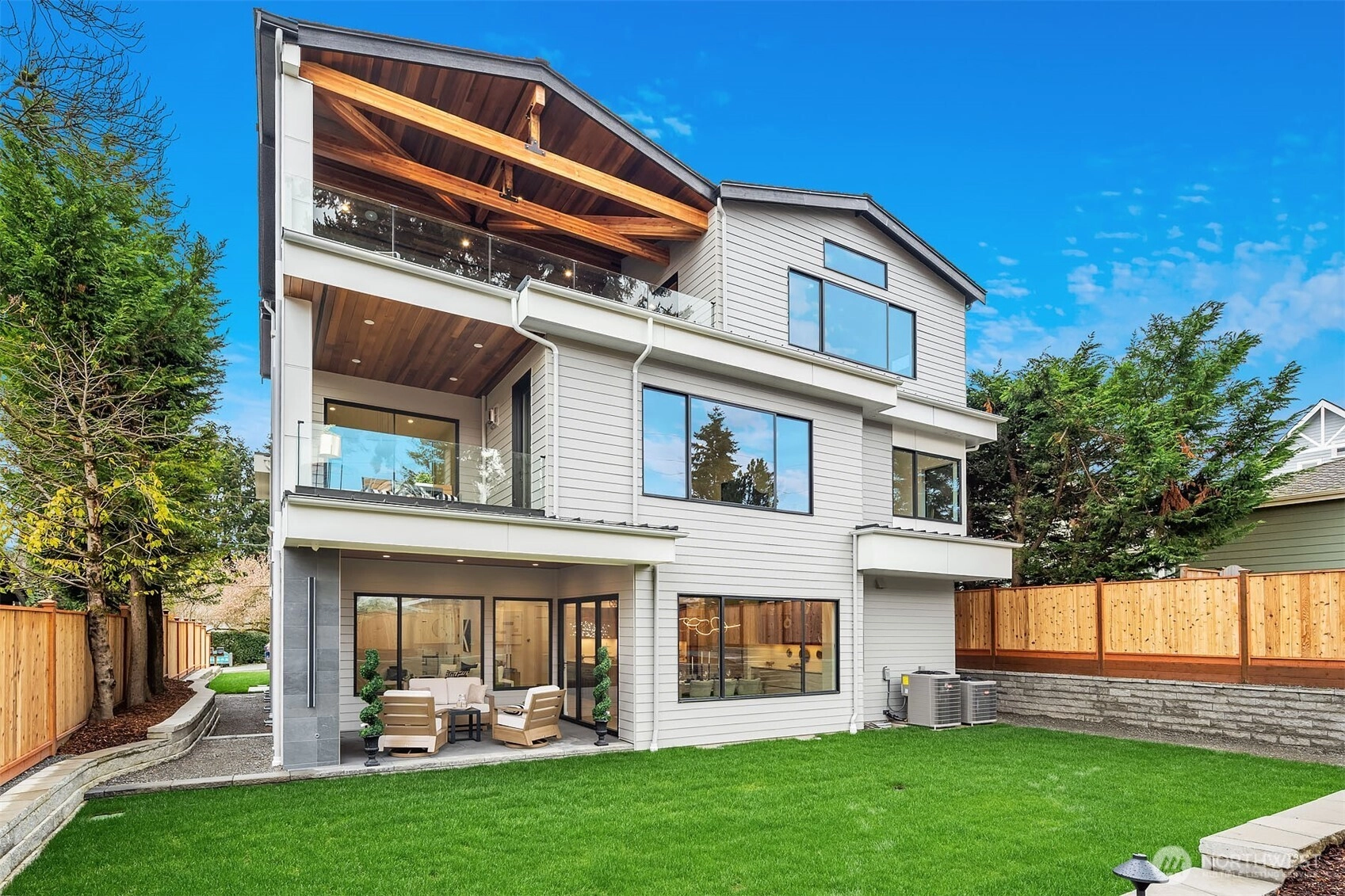 422 98th Ave NE Bellevue WA 98004