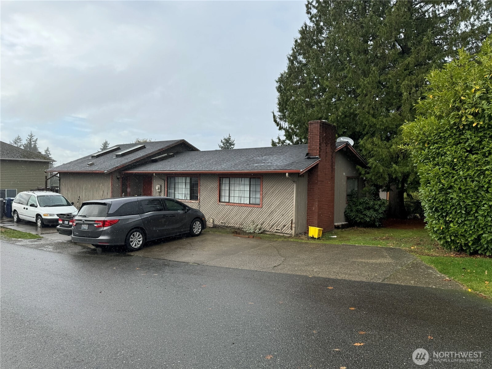 1717 Edmonds Ave NE Renton WA 98056