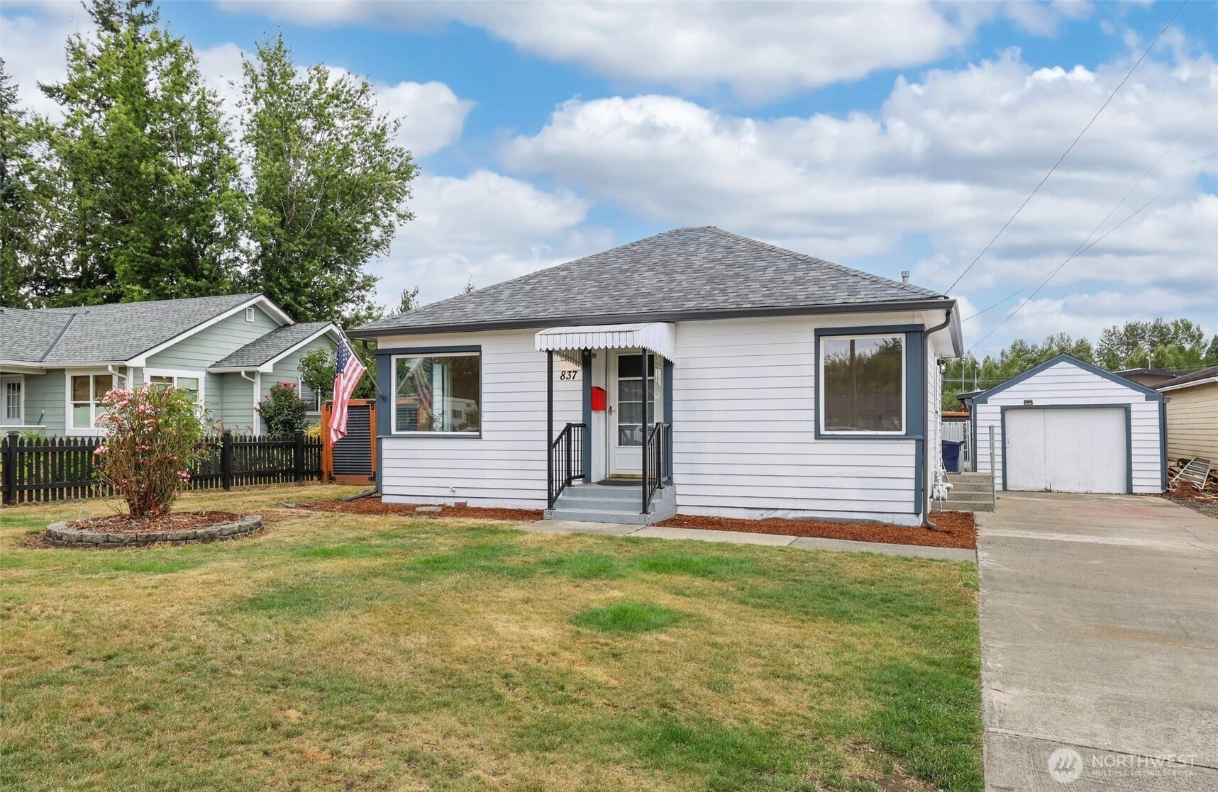 837 Myrtine St Enumclaw WA 98022