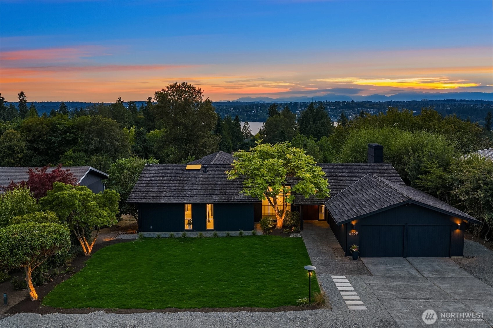 6739 82nd Ave SE Unit  Mercer Island WA 98040