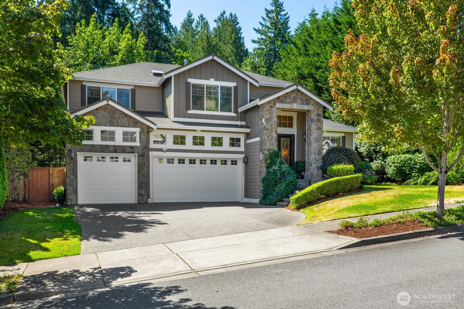 16633 NE 40th Ct Redmond WA 98052