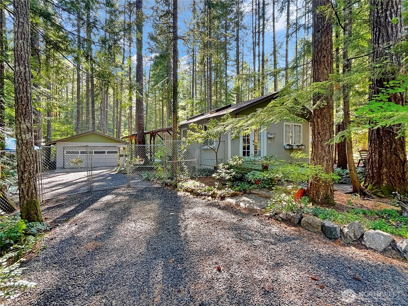 190 N Mount Jupiter Dr Unit  Hoodsport WA 98548