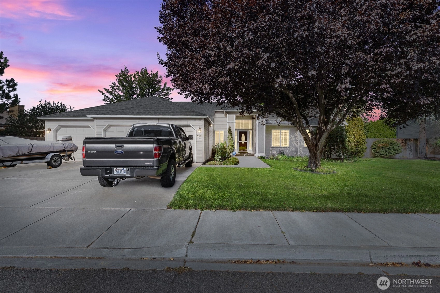 905 N Pittsburg St Kennewick WA 99336